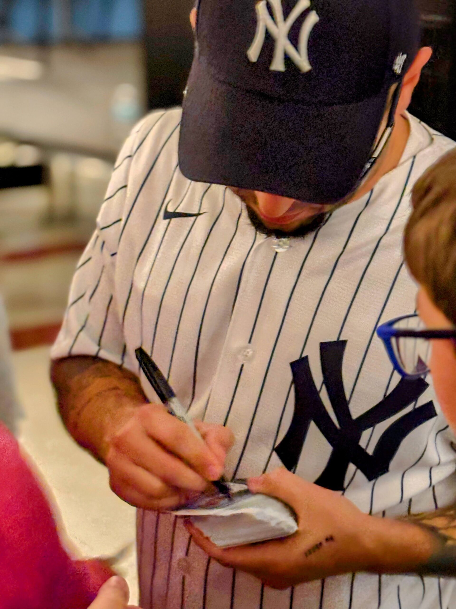 Top Youth Speaker Eddie Cortes signing autographs at Fowler Middle School in Maynard, MA Resiliency Elementary Speaker Eddie Cortés for Resilience programs for schools